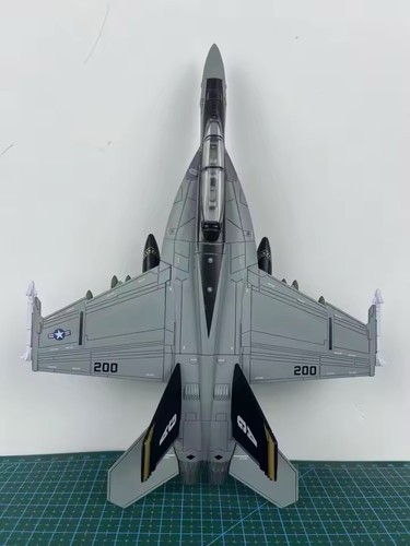 18 hornet diecast - 1:72,